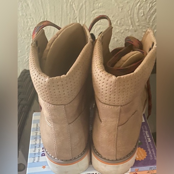 Crown Vintage Boots - Picture 4 of 6